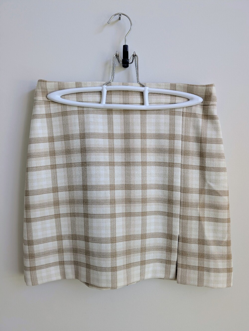 Wilfred Size 4 Cream And Brown Plaid Short Mini Skirt Front Side Slit Aritzia